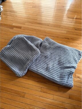 Pottery Barn Bayside Seed Stitch Throw Blanket and pillow cover bundle-Light Blu